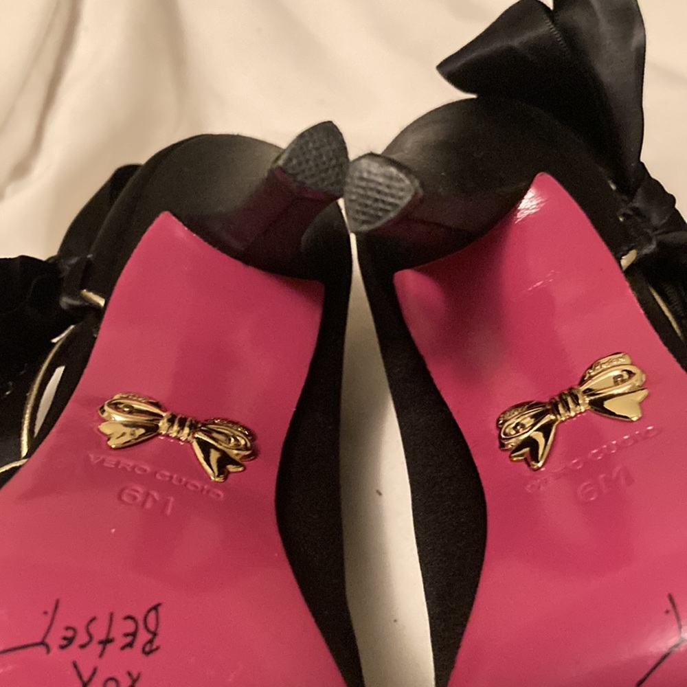 Betsey Johnson Women's Black Satin Platform Heels Stilettos Shoes Peep Toe - Picture 6 of 6